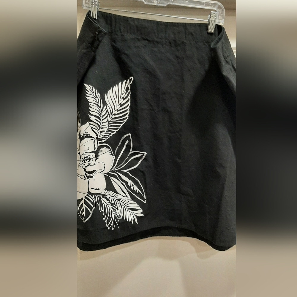 Black Above-the-Knee Skirt